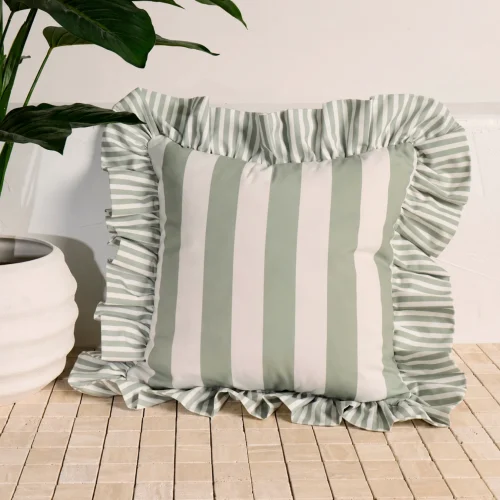 Pillow Talk - Ruffle cushion